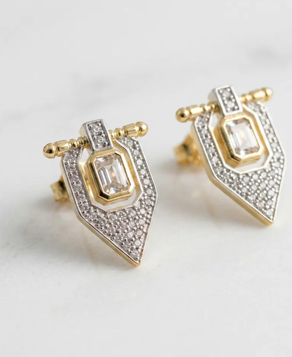 Pave Zirkon Taşlı Sallantılı Küpe