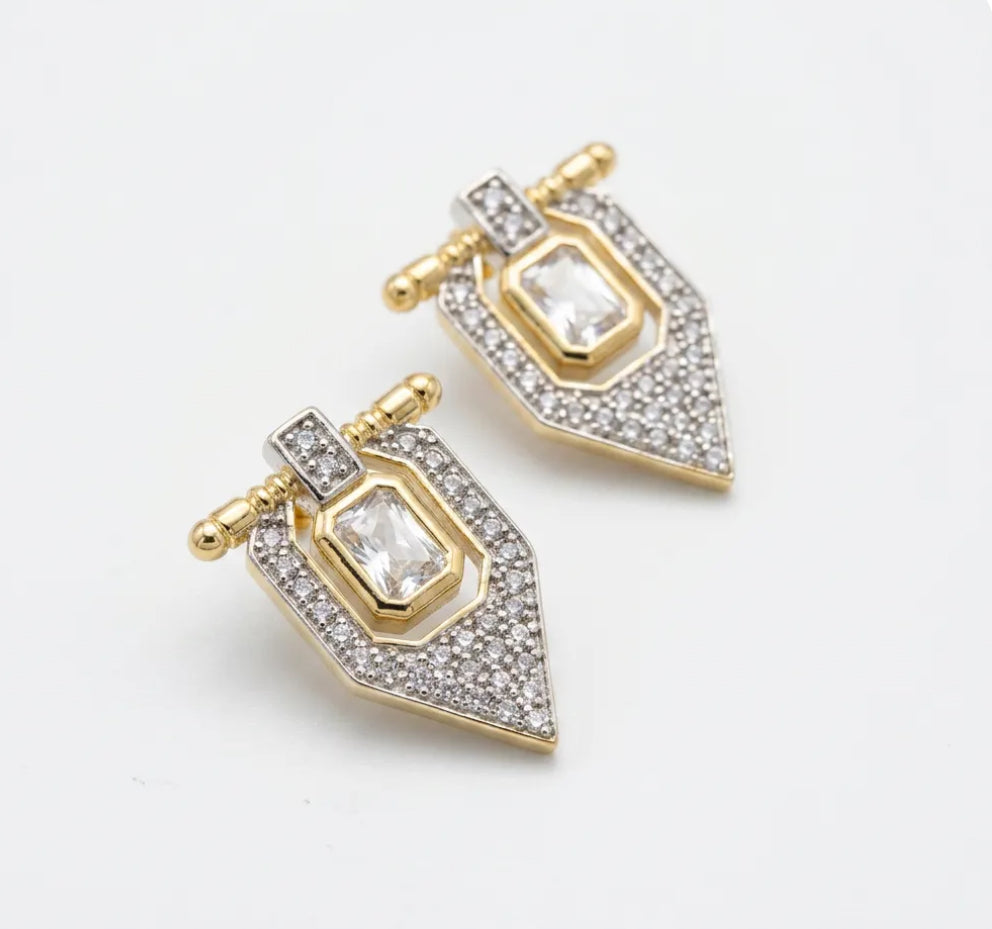 Pave Zirkon Taşlı Sallantılı Küpe