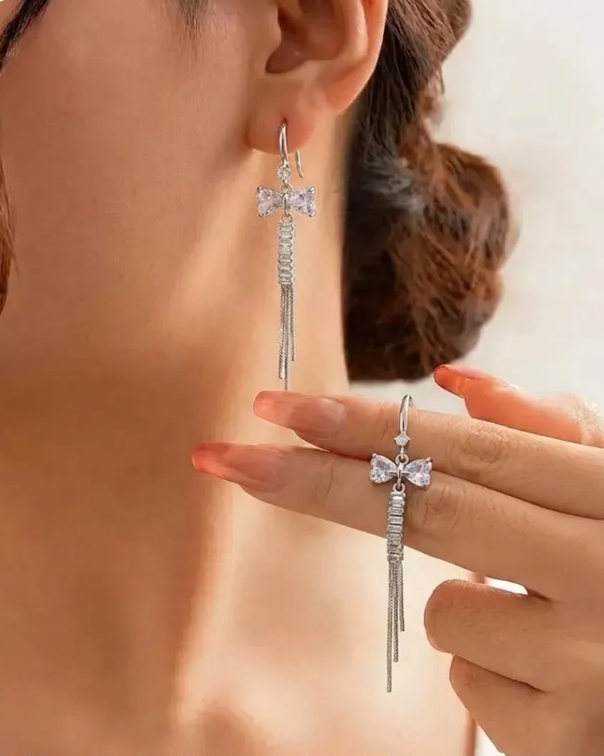 SALLANTILI TAŞLI FİYONK KÜPE
